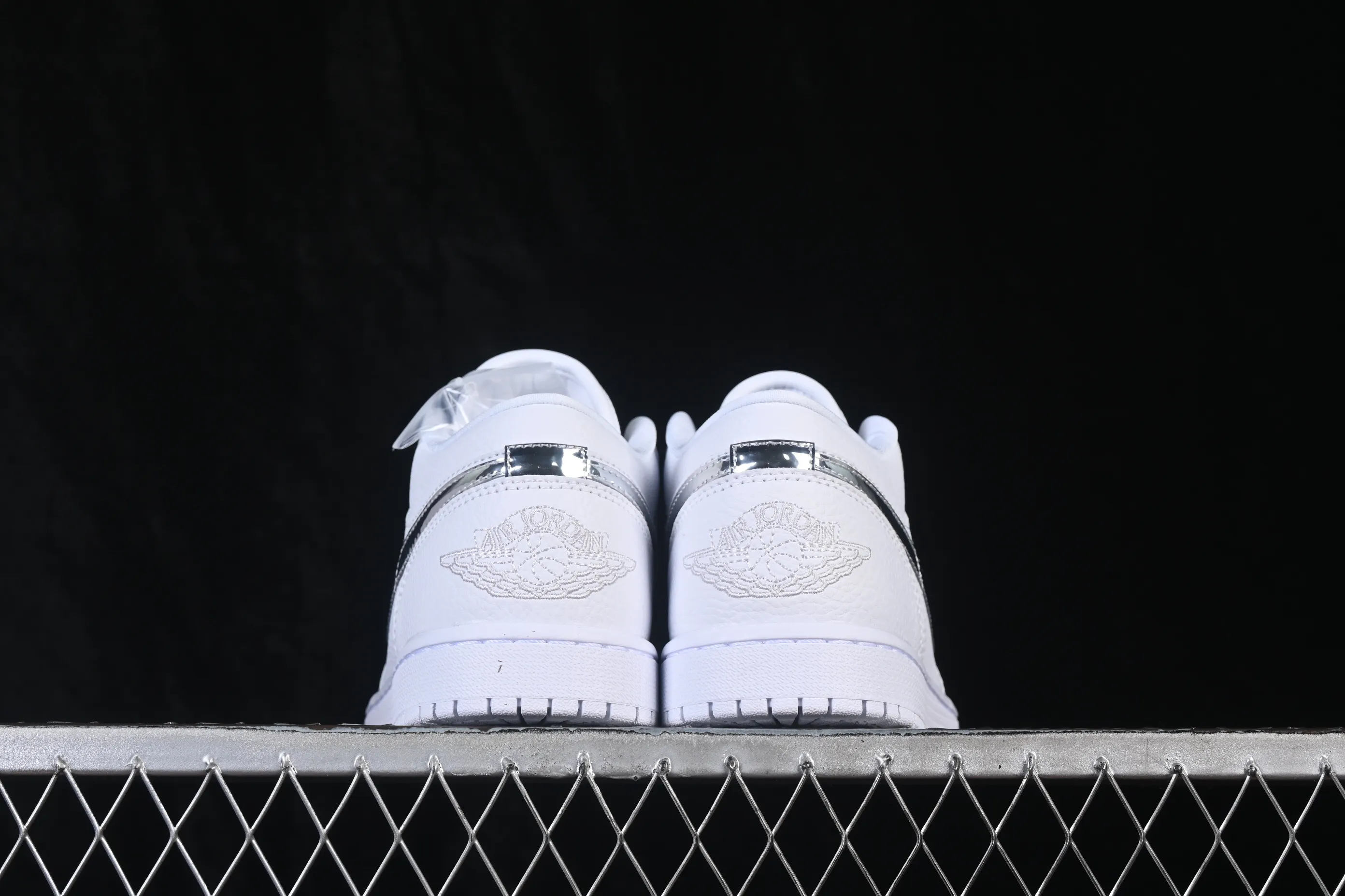 All categories Air Jordan Jordan series basketball shoes Air Jordan 1 Low Air Jordan 1 Low AJ1 Joe 1 all silver hook low-top retro culture basketball shoes IQ9381-100